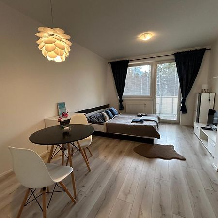 Moderne Studio S Bezplatnym Parkovanim Мартін Екстер'єр фото